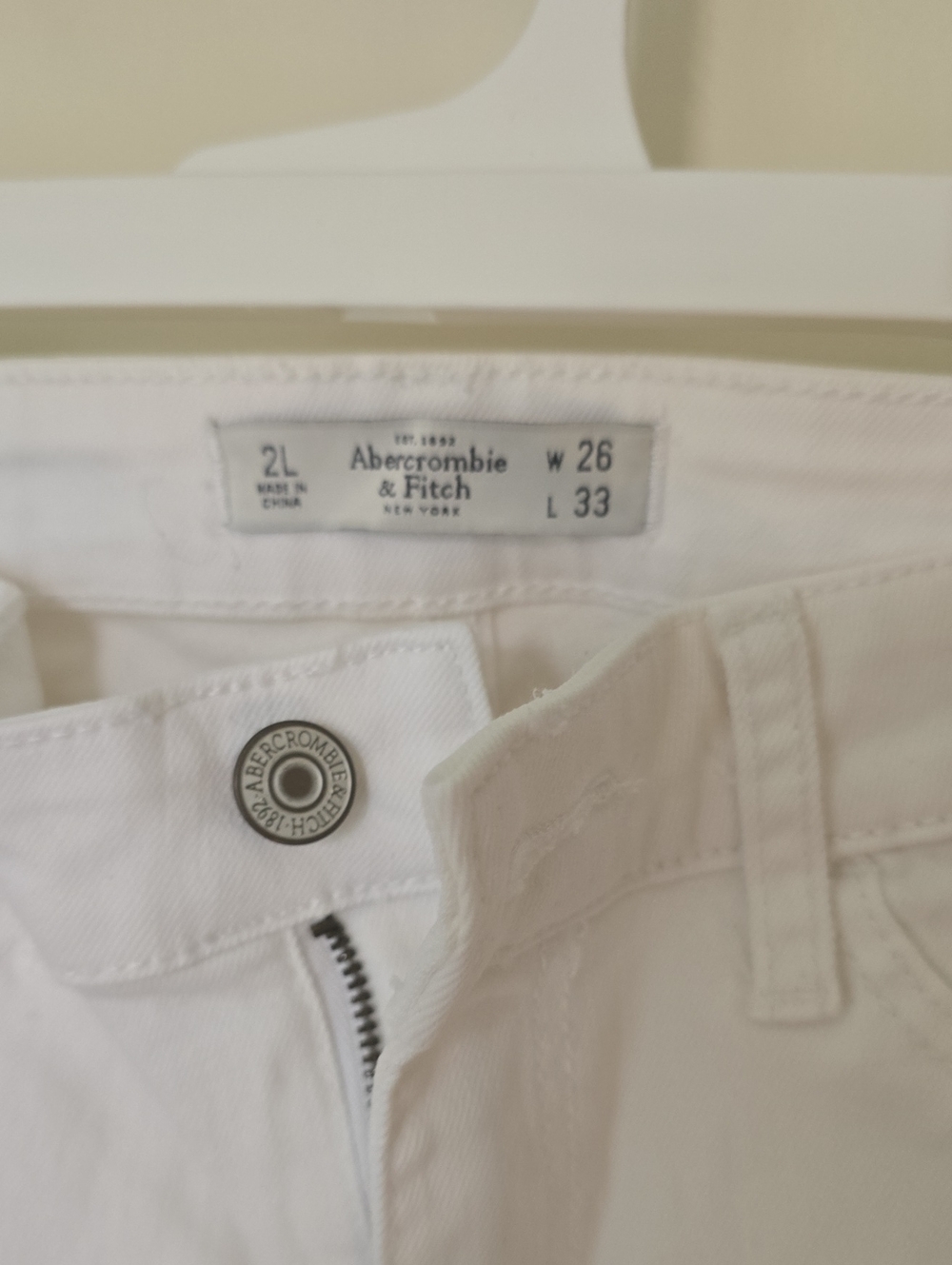 Abercrombie & Fitch White High-Rise Denim Jeans
